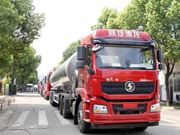 疫情之下，海外客戶線上訂車，20臺凌宇罐車批量交付！